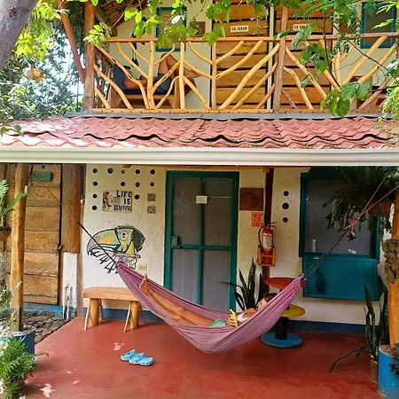 La Urraca Loca Hostel Balgue Exterior photo