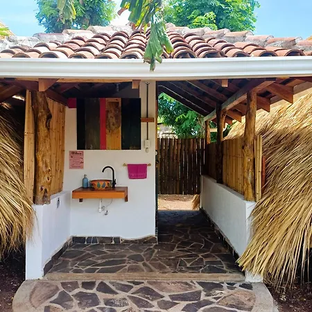 La Urraca Loca Hostel Balgue Exterior photo
