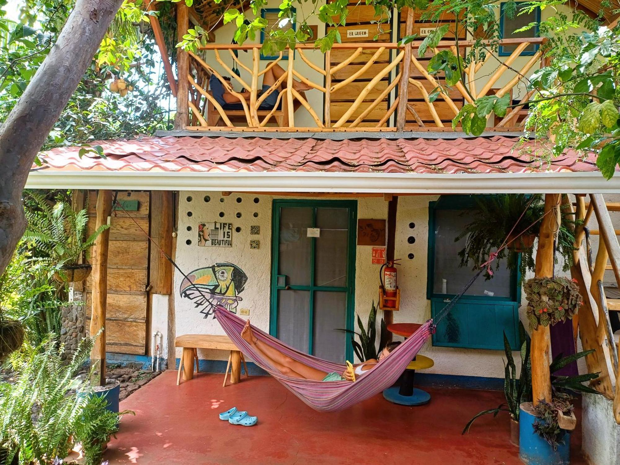 Hostel La Urraca Loca *