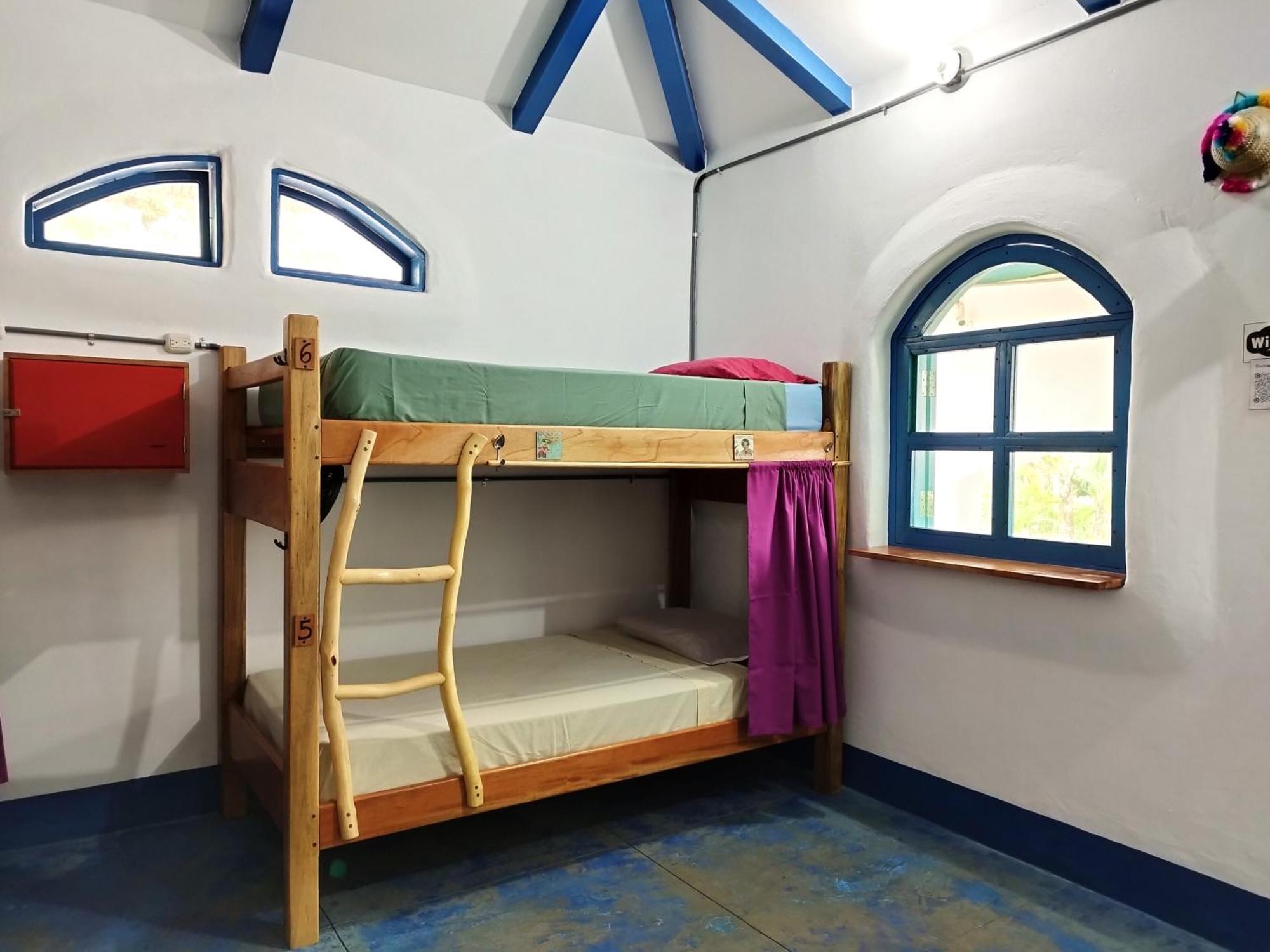 La Urraca Loca Hostel Balgue
