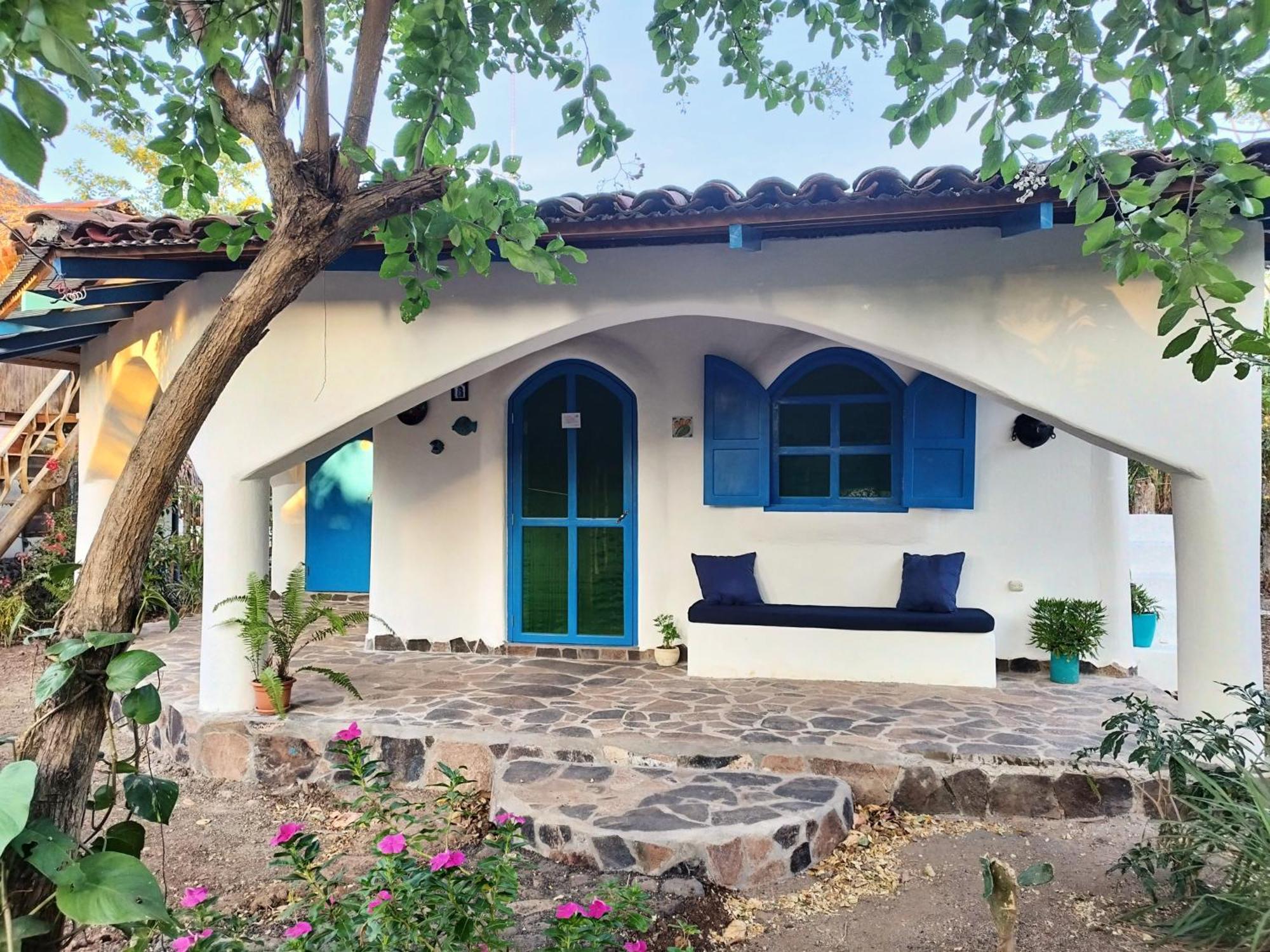 La Urraca Loca Hostel